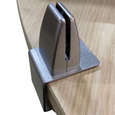 Factory Wholesale Most Popular C Shape Anti-spray Partition Glass Clamp Holder Furniture Accessories